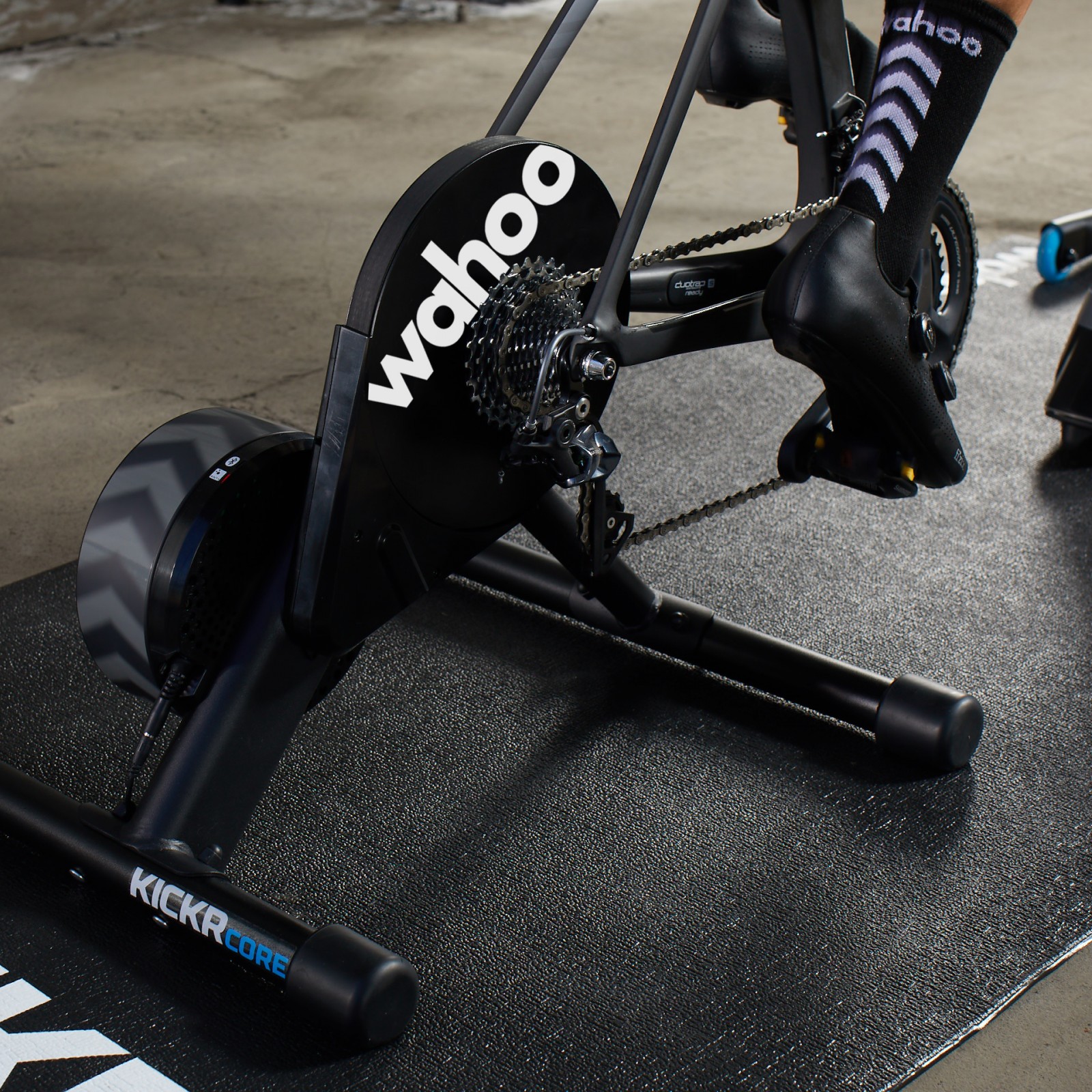 wahoo kickr 4.0 indoor smart trainer